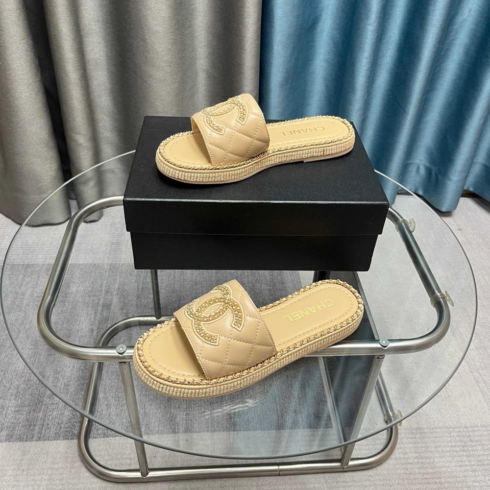 Шлепанцы женские фото 7