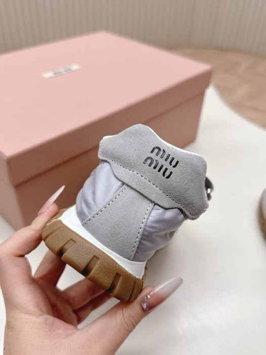 Кроссовки женские фото 2