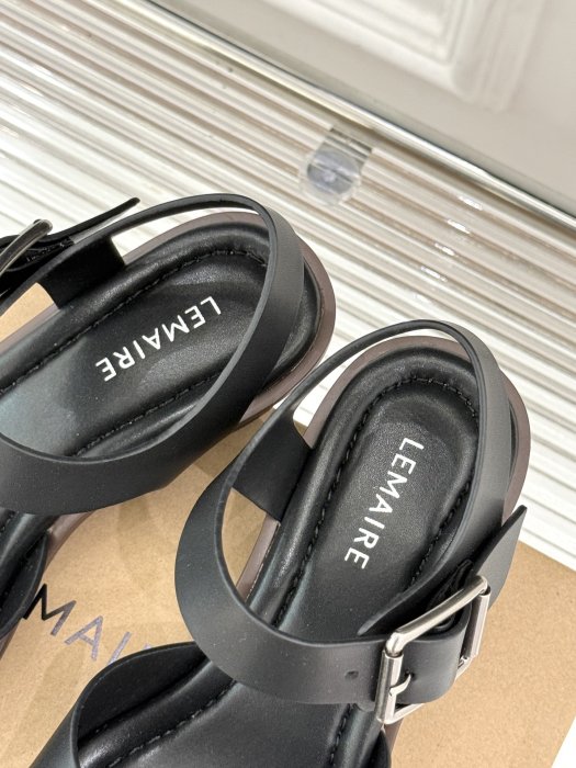 Босоножки фото 8