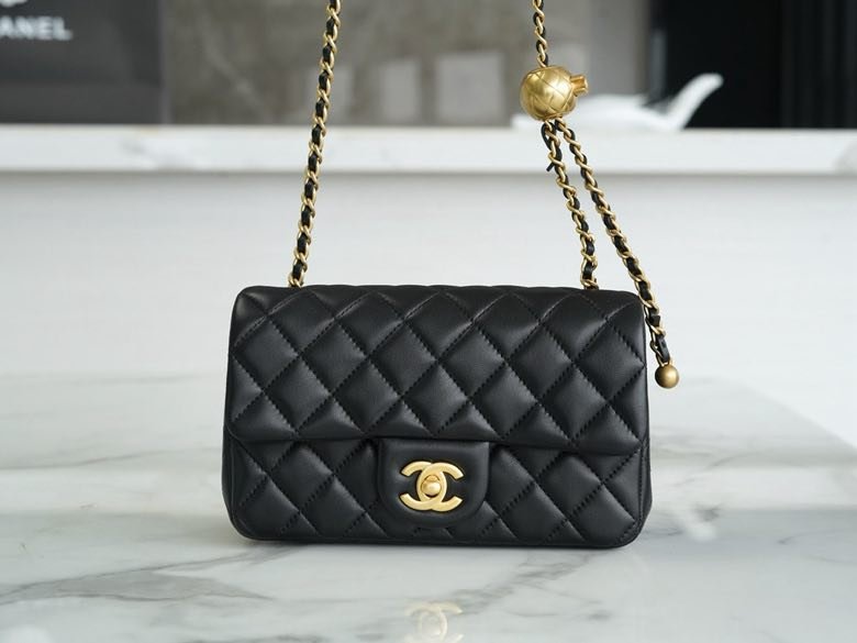 Сумка женская кожаная FLAP BAG 23C 20 см фото 4