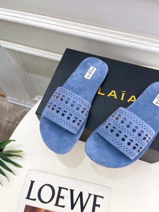 Шлепанцы женские фото 6