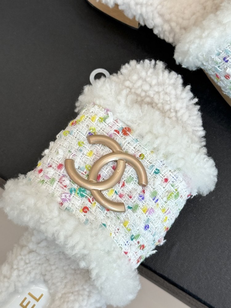 Шлепанцы женские фото 7