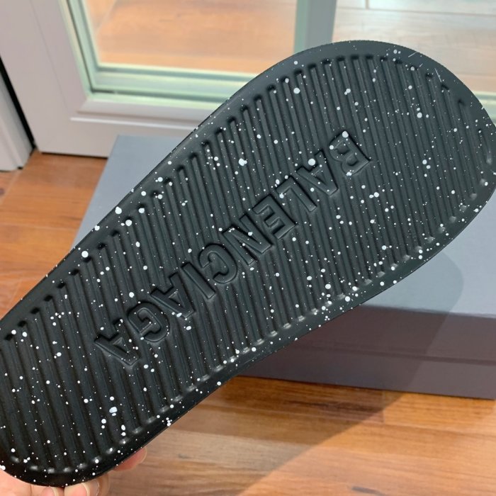 Шлепанцы фото 8