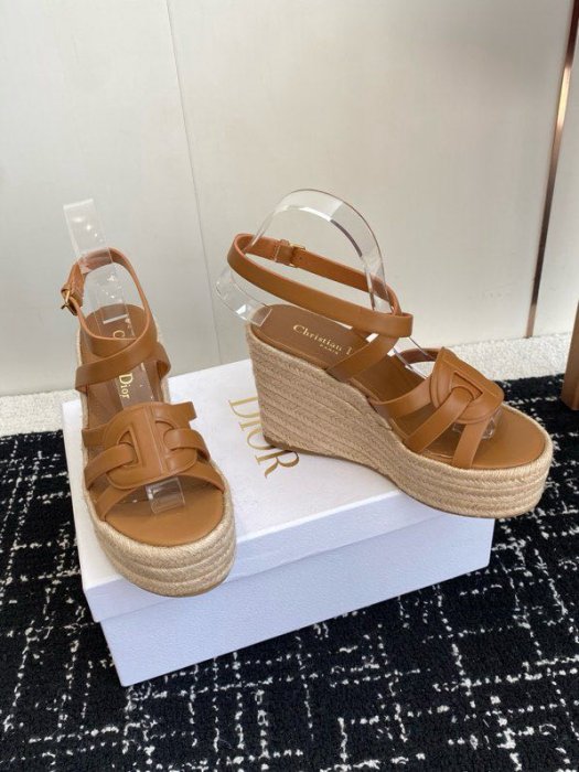 Sandals on platform фото 2