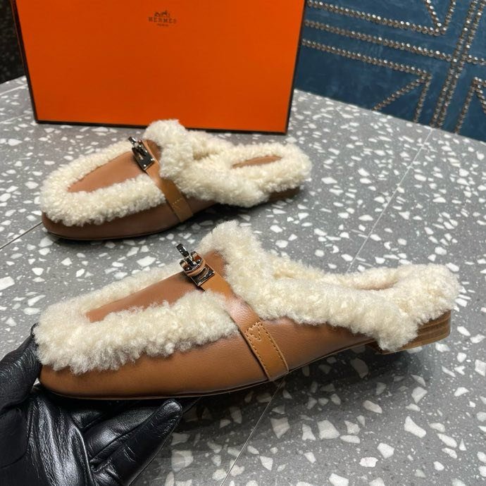 Slippers women's leather from fur фото 3