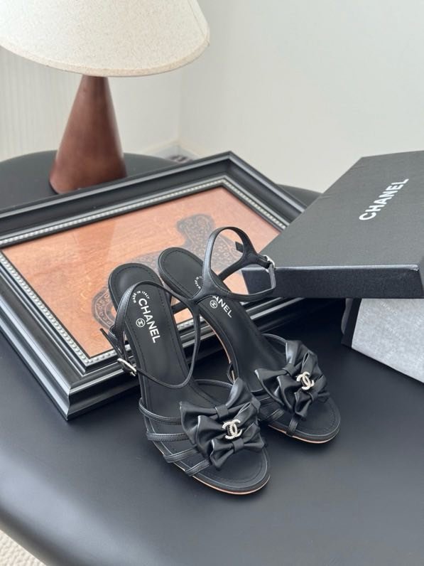 Босоножки фото 8