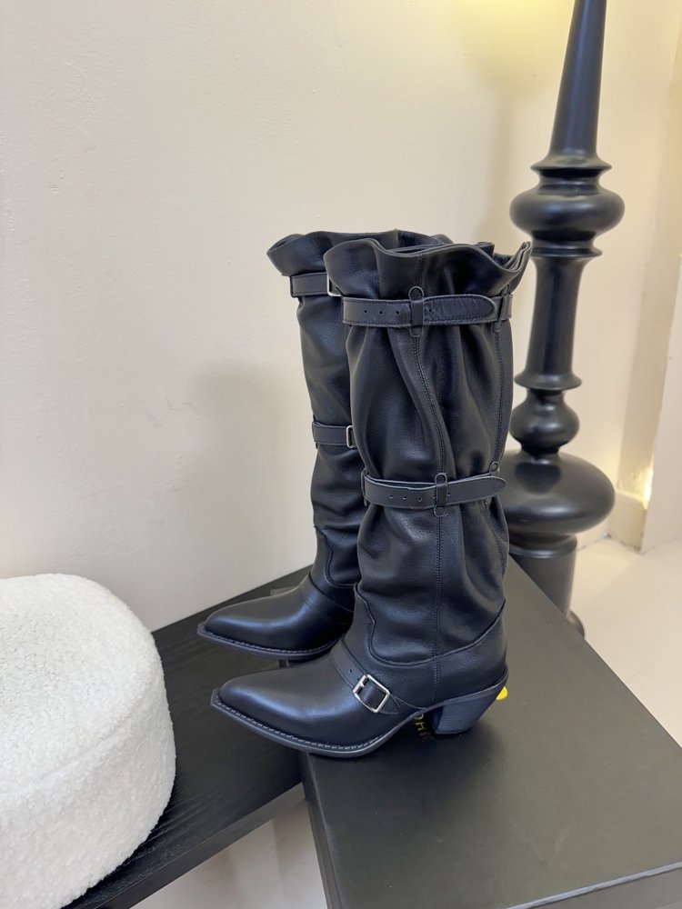 Сапоги женские фото 5