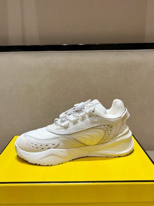 Кроссовки фото 3