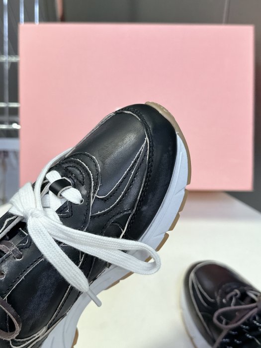 Кросівки жіночі фото 7