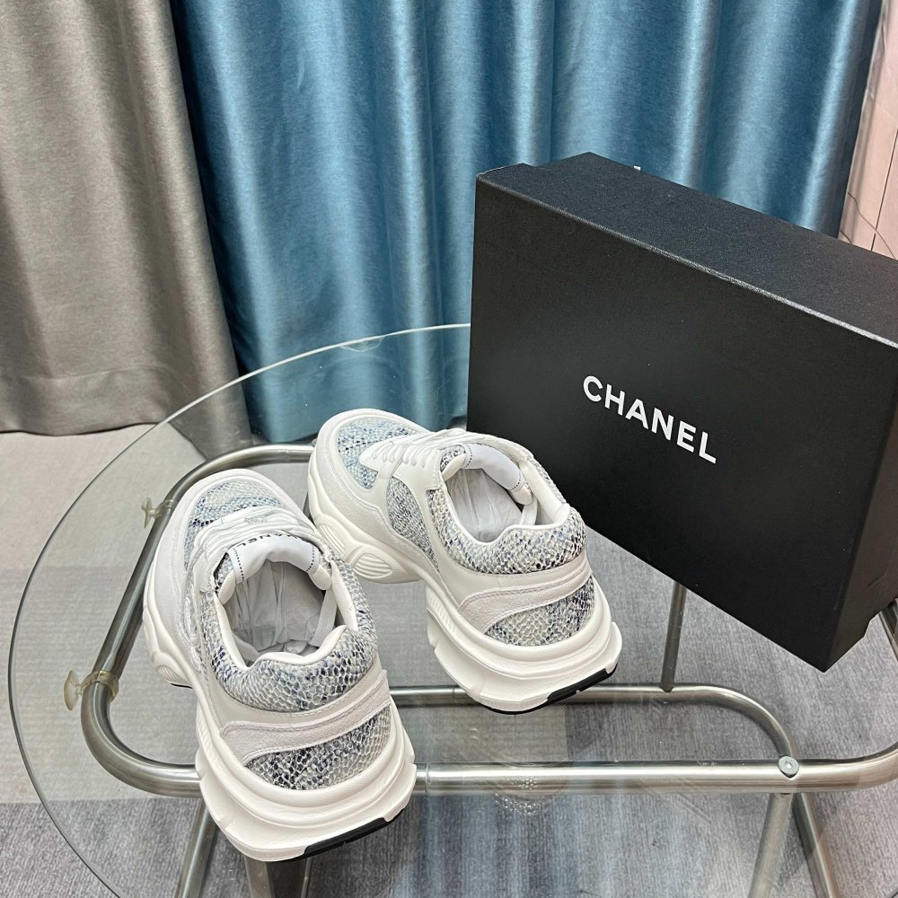 Кроссовки женские фото 9