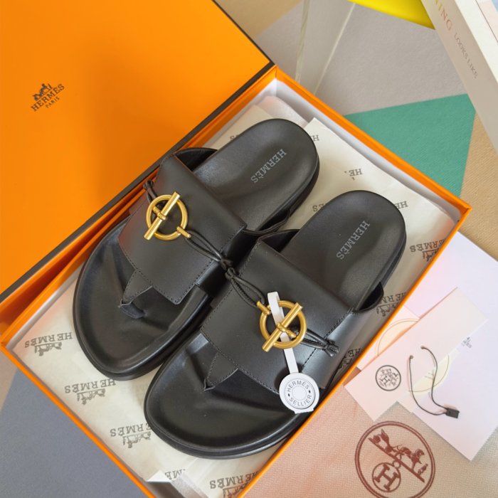 Шлепанцы женские фото 5