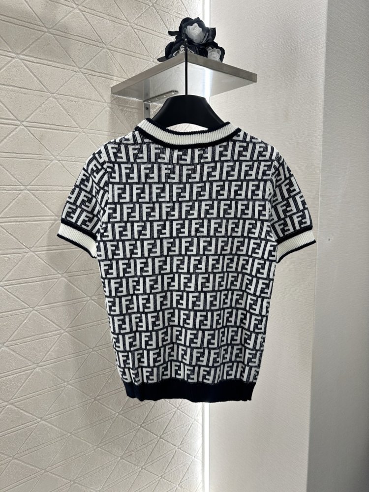 T-shirt women's фото 2