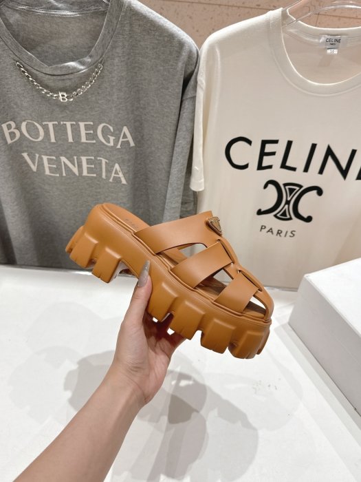 Шлепанцы фото 5