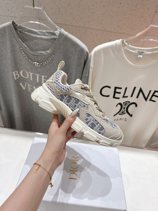 Кроссовки фото 5