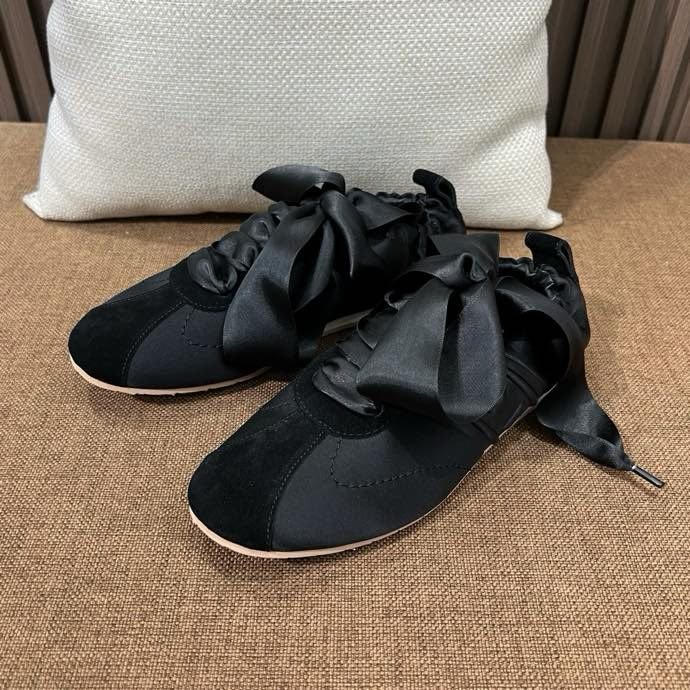 Кросівки жіночі фото 2