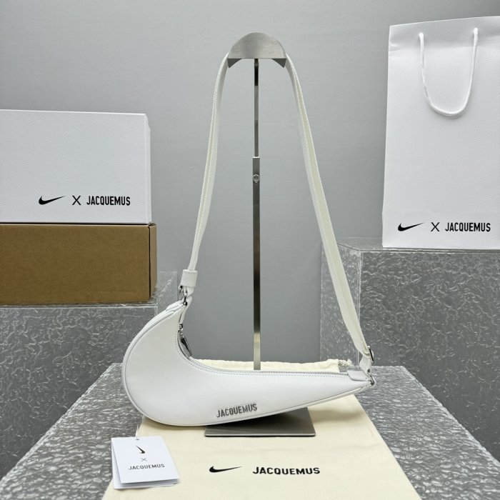 Сумка Nike x Jacquemus Smoosh Shoulder Bag 30 см фото 15