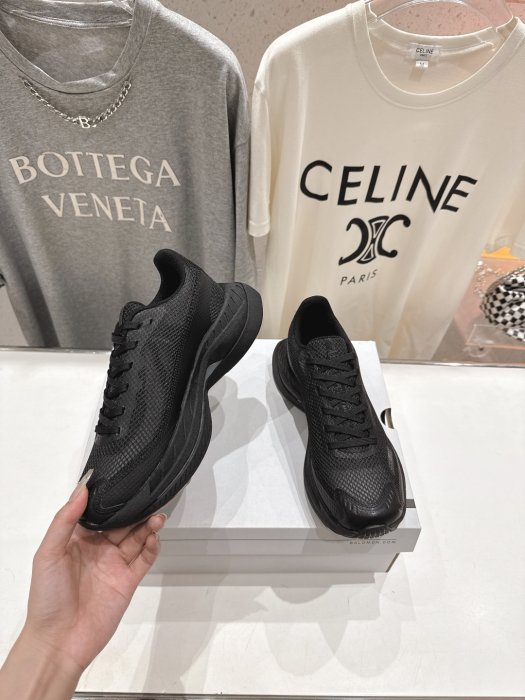 Кросівки фото 5