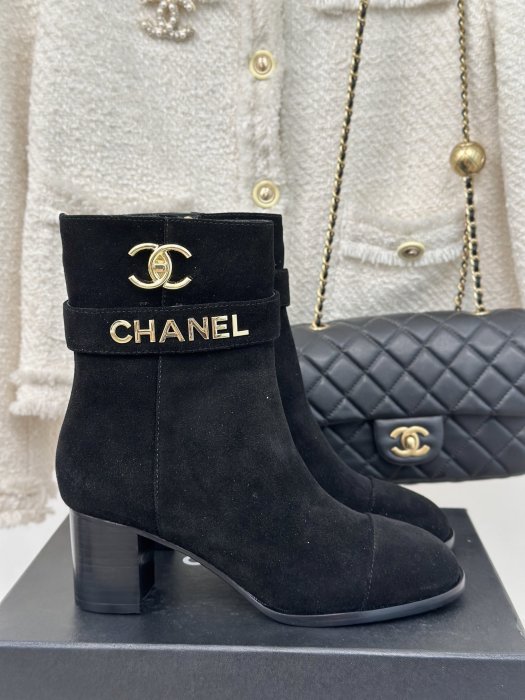 Ankle boots