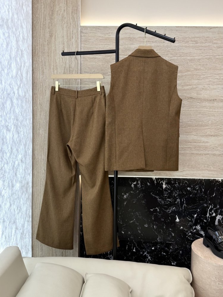 Костюм женский фото 2