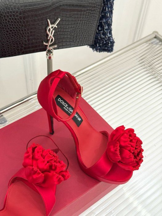 Босоноэки на високому підборах фото 2