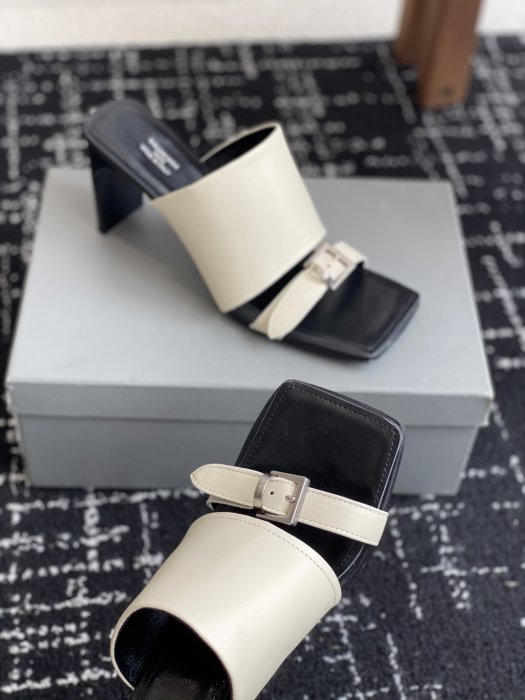 Босоножки фото 6