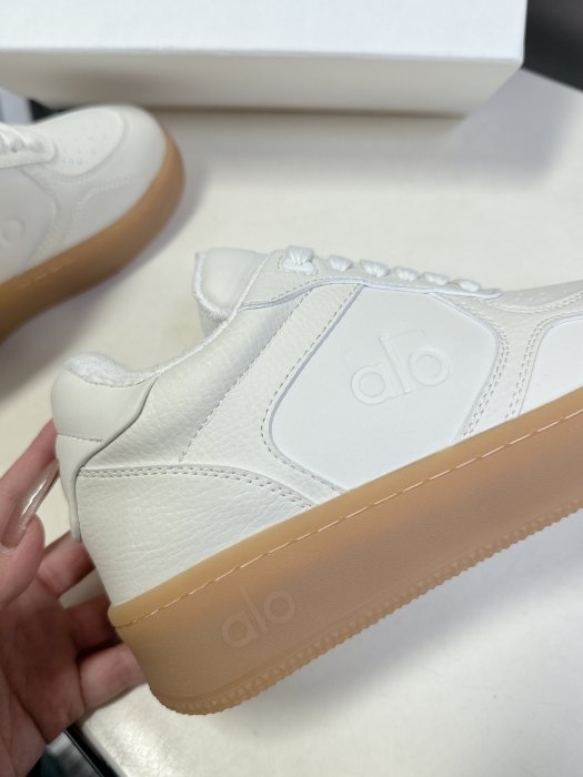 Кроссовки женские фото 8