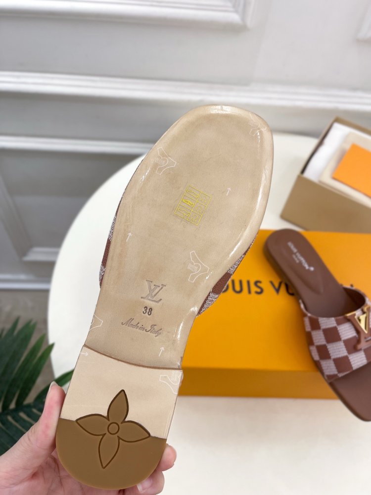 Шлепанцы женские фото 9