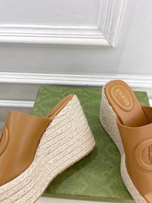 Босоножки фото 6