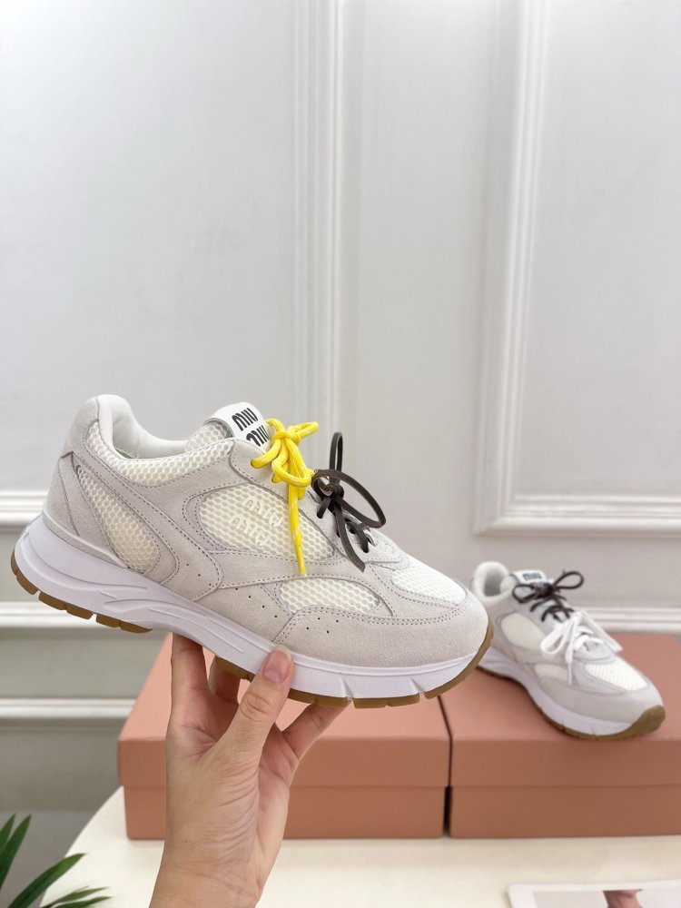 Кроссовки женские фото 3