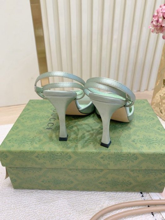 Босоножки фото 6