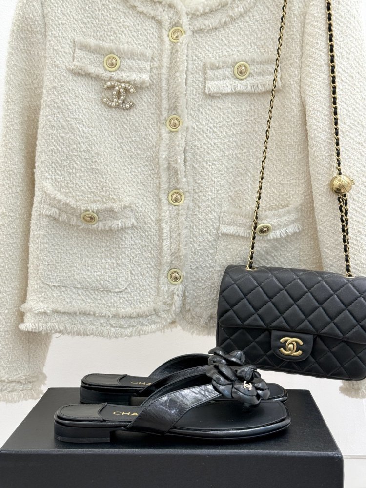 Шлепанцы женские