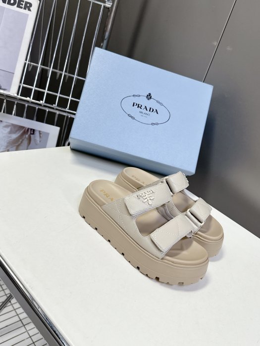 Шлепанцы фото 2