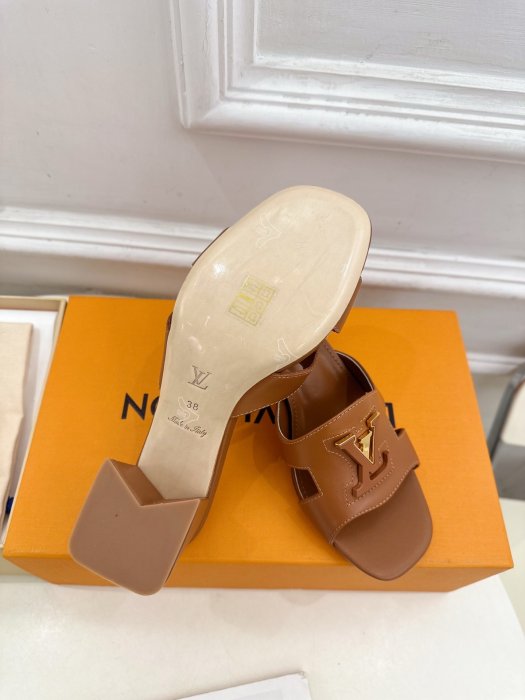 Босоножки фото 9