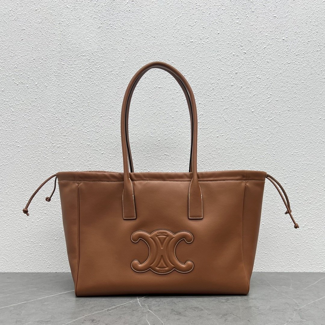 A bag 40х15х29.5 brown, natural leather