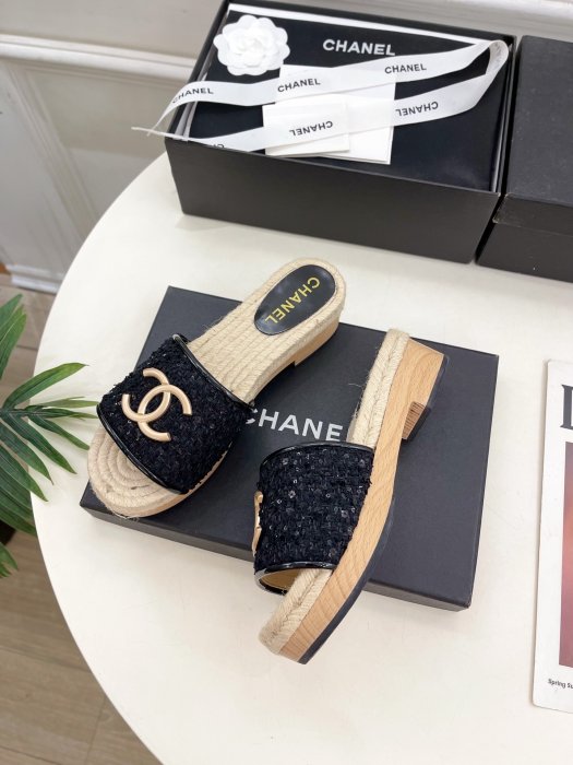 Шлепанцы женские фото 3