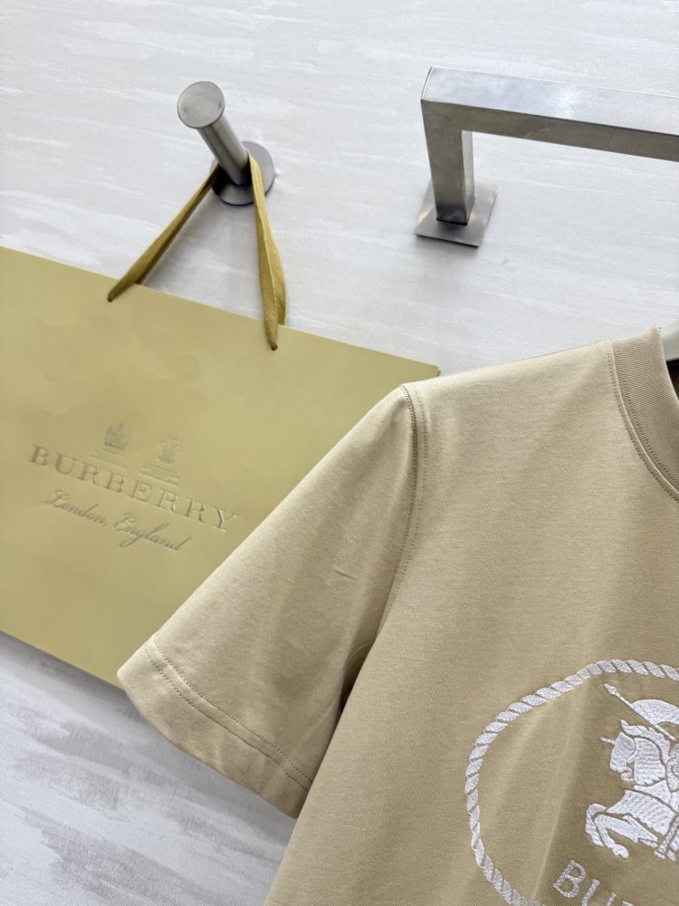 Футболка жіноча фото 3