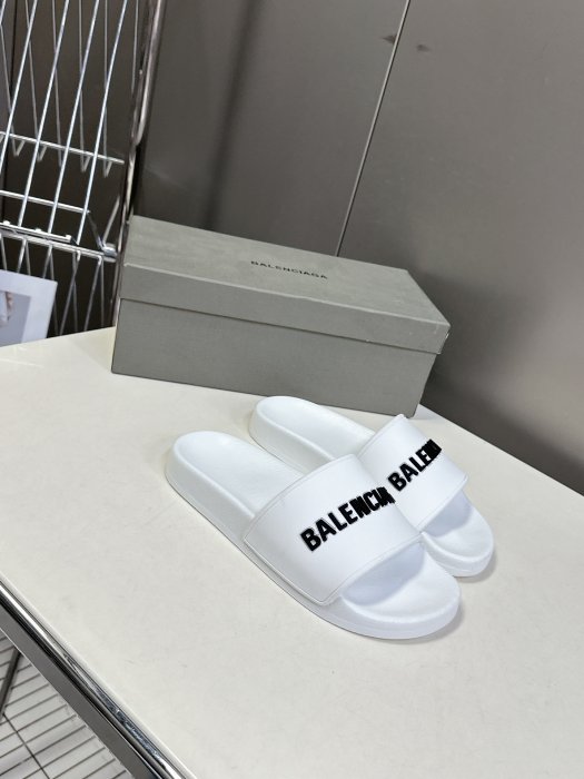 Шлепанцы фото 2