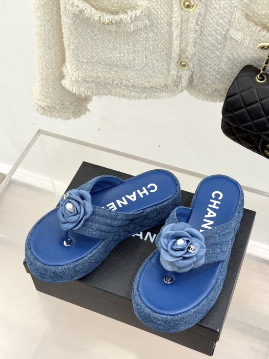 Шлепанцы женские фото 2