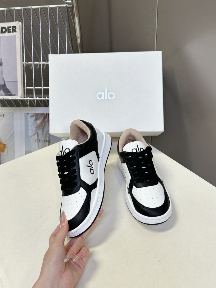 Кросівки жіночі фото 4