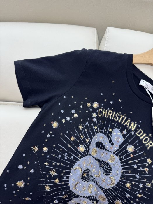 T-shirt women's фото 7