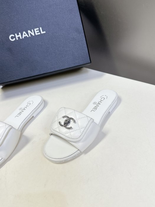 Шлепанцы женские фото 3