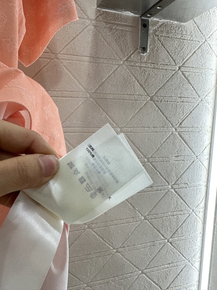 Футболка жіноча фото 9