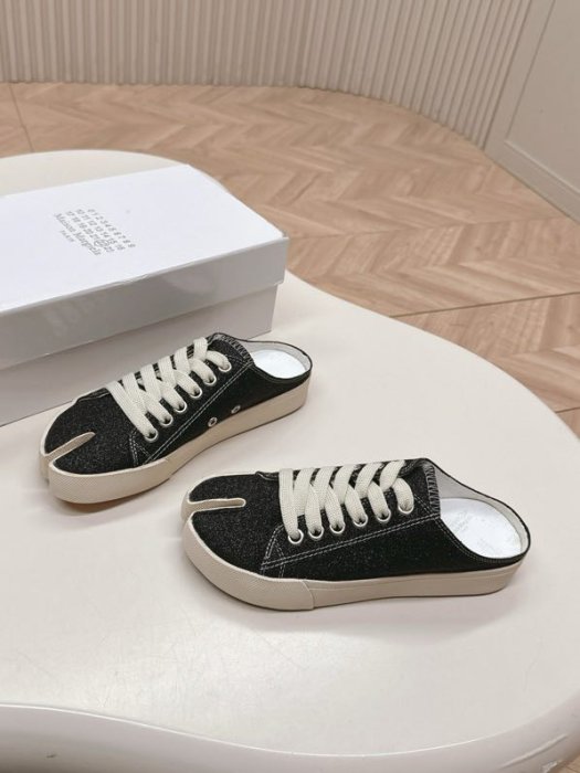 Кеди мюли з роздвоєним носком