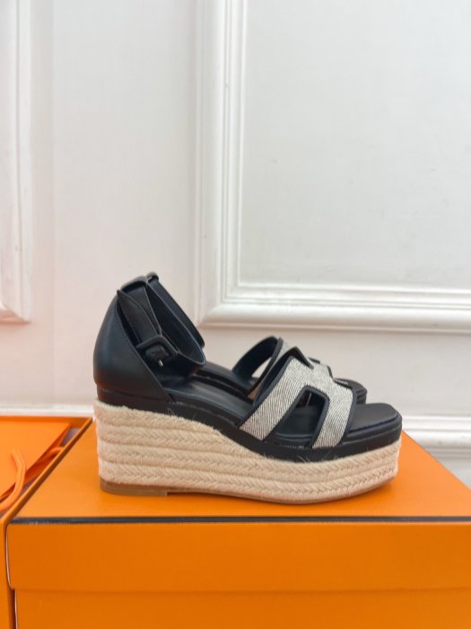 Босоножки фото 2