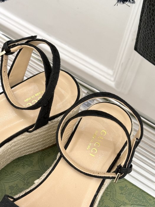 Босоножки фото 8