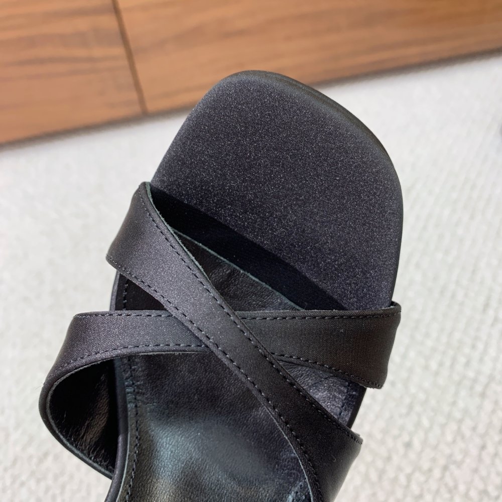 Босоножки фото 7