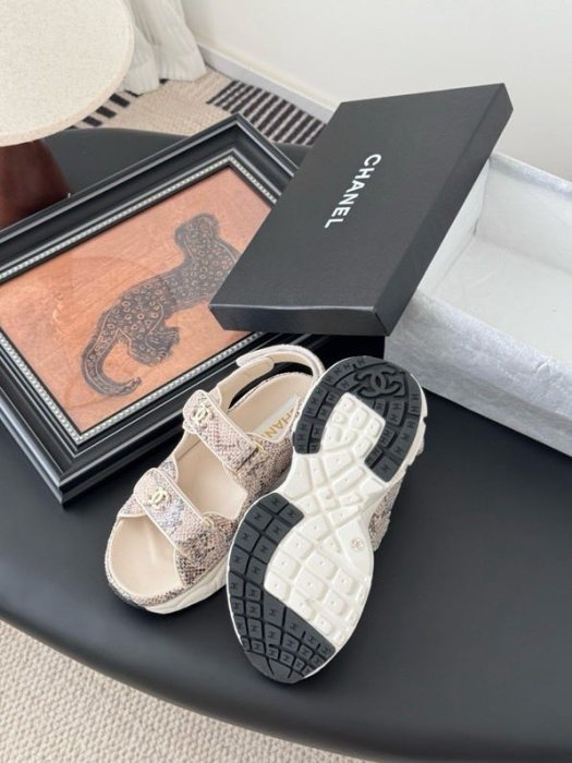 Сандалии женские фото 2