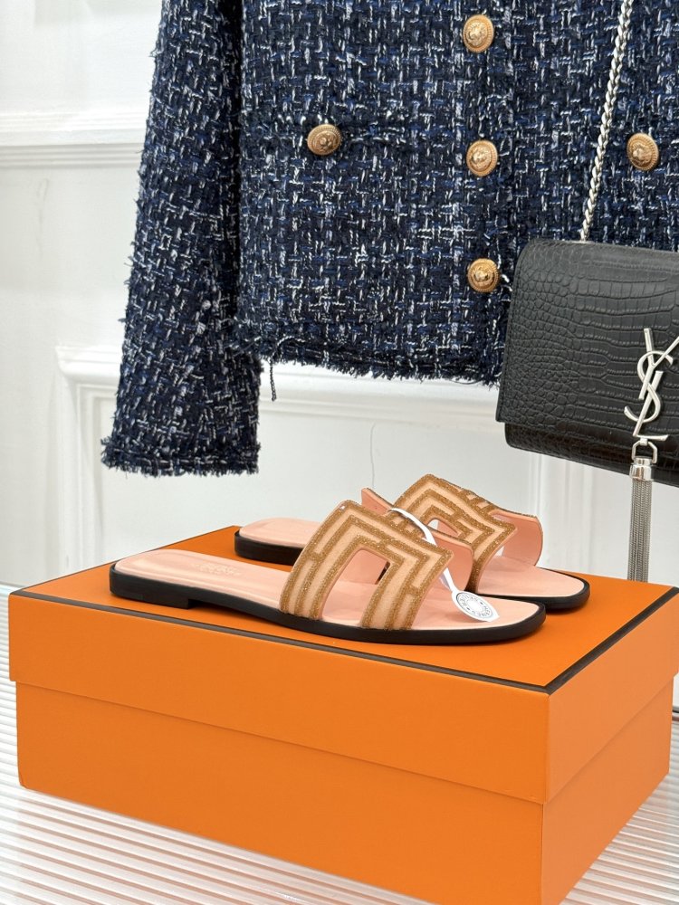 Шлепанцы Oran женские