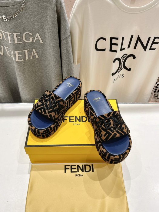 Шльопанці фото 2