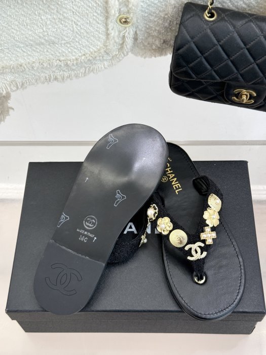 Шлепанцы фото 9